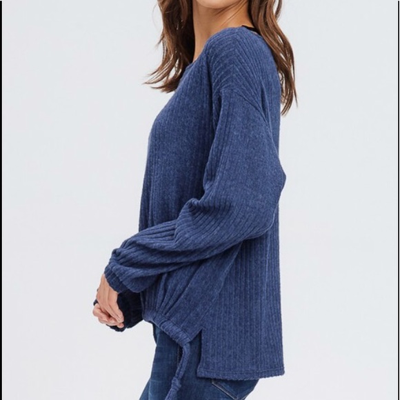 Navy soft knit balloon sleeve top ( LAST ONE ) - Picture 3 of 4